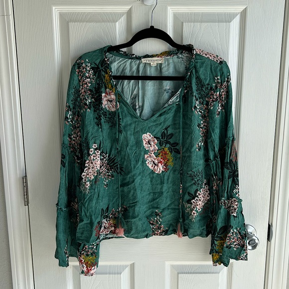 VICI Floral Bell Sleeve Blouse - Picture 3 of 5